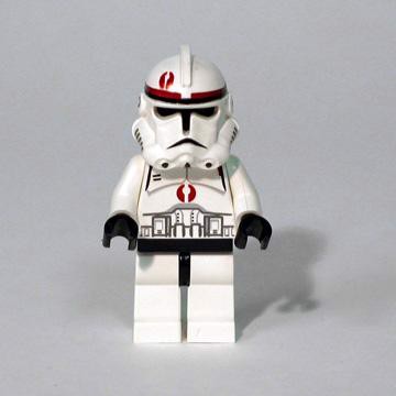 LEGO Star Wars Clone Trooper Ep.3, mørkerøde markeringer